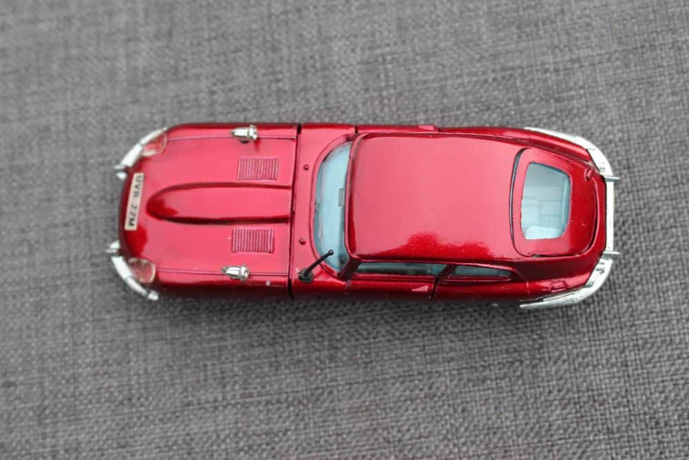 e-type-jaguar-scarce-metallic-red-speed-wheels-dinky-toys-131-top