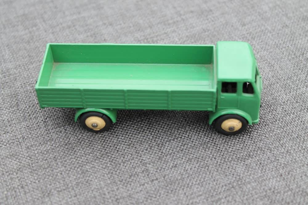 forward-control-lorry-dinky-toys-25r-green-cream-wheels-side