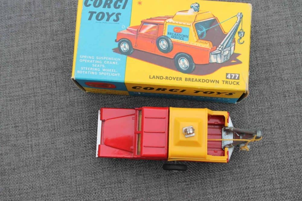 land-rover-breakdown-truck-corgi-toys-477-top