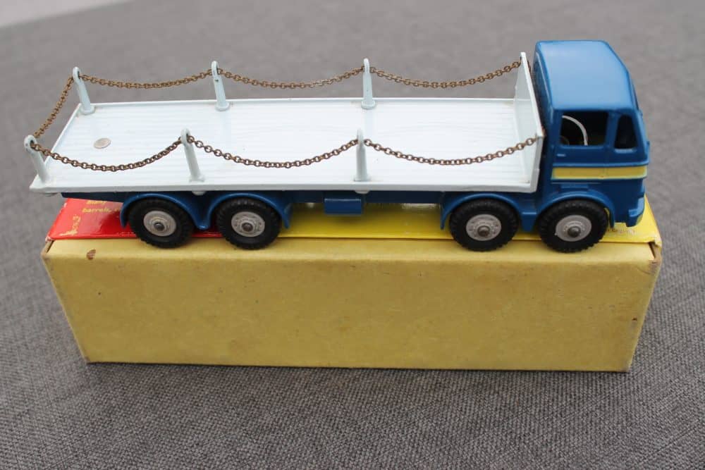 leyland-octopus-chain-lorry-dinky-toys-935-rare-side