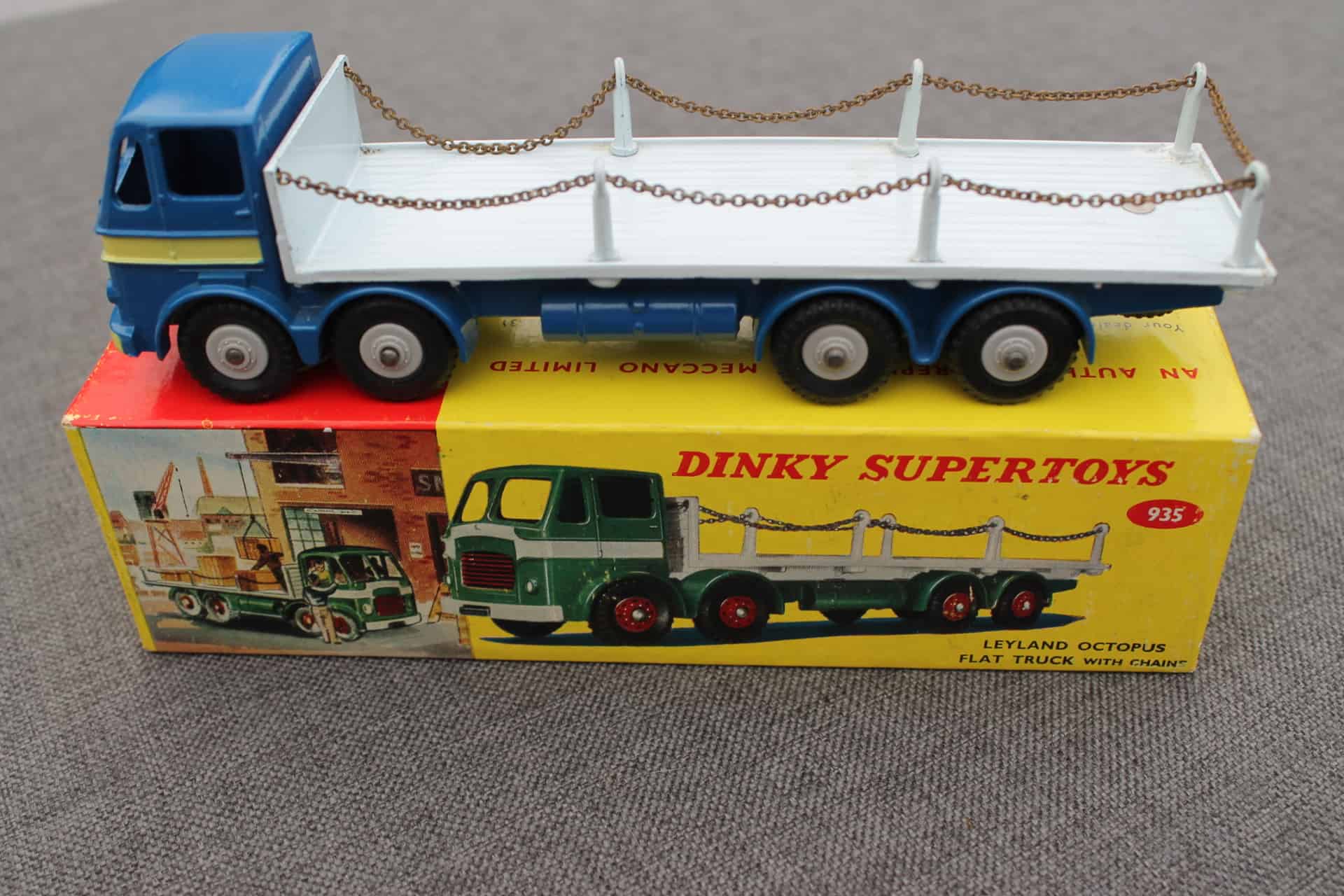 激レア美品　DINKY SUPERTOYS LEYLANDトラック　ミニカー Dinky 935 Leyland Octopus Chain Lorry | Almost Mint