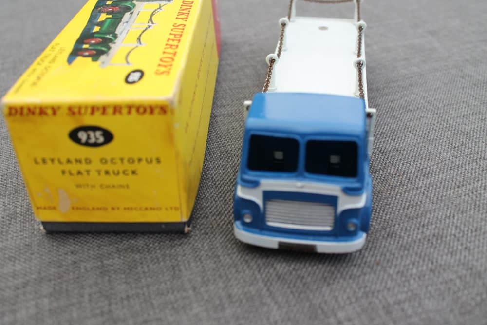 leyland-octopus-chain-lorry-dinky-toys-935-very-rare-front