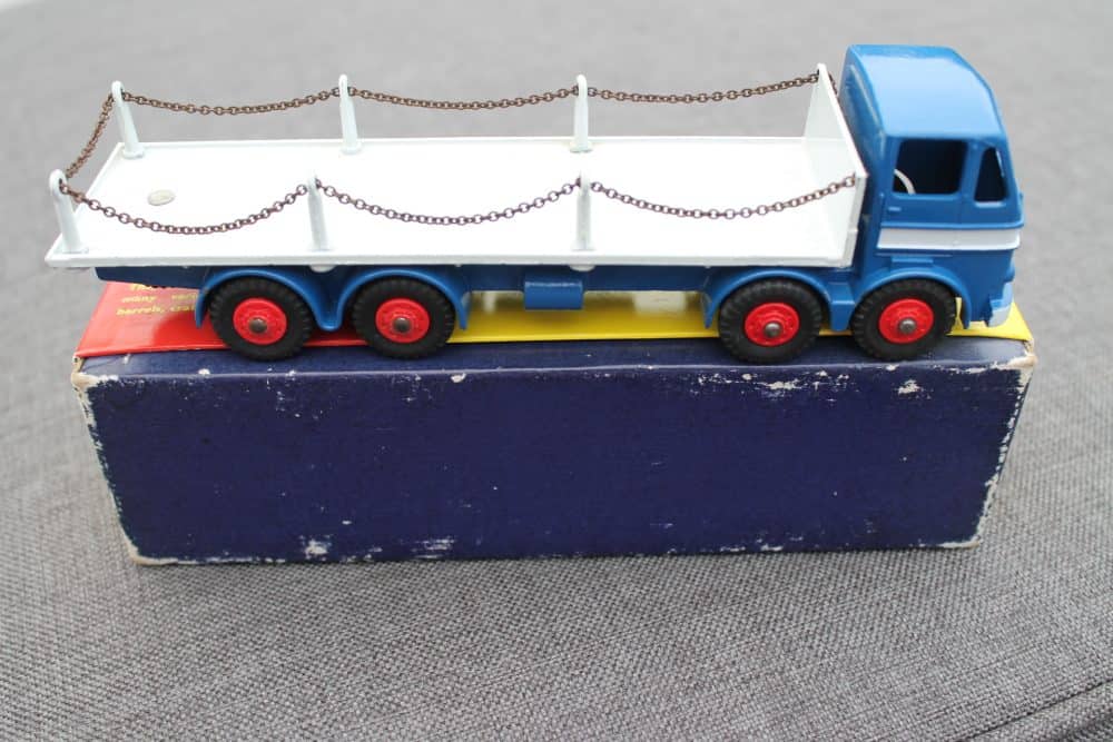 leyland-octopus-chain-lorry-dinky-toys-935-very-rare-side