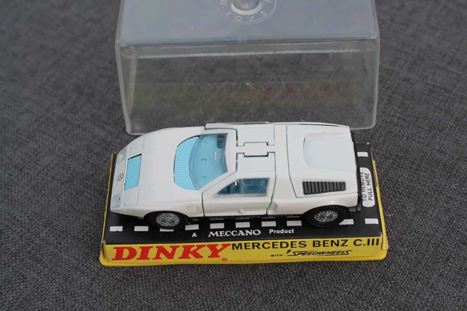 224 Dinky Toys Mercedes Benz C111 - Diecast