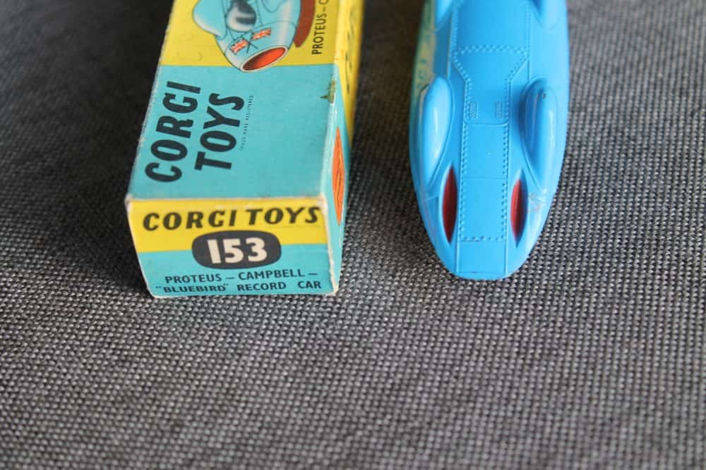 proteus-campbell-bluebird-record-car-blue-double-union-jack-cross-flags-corgi-toys-153-back