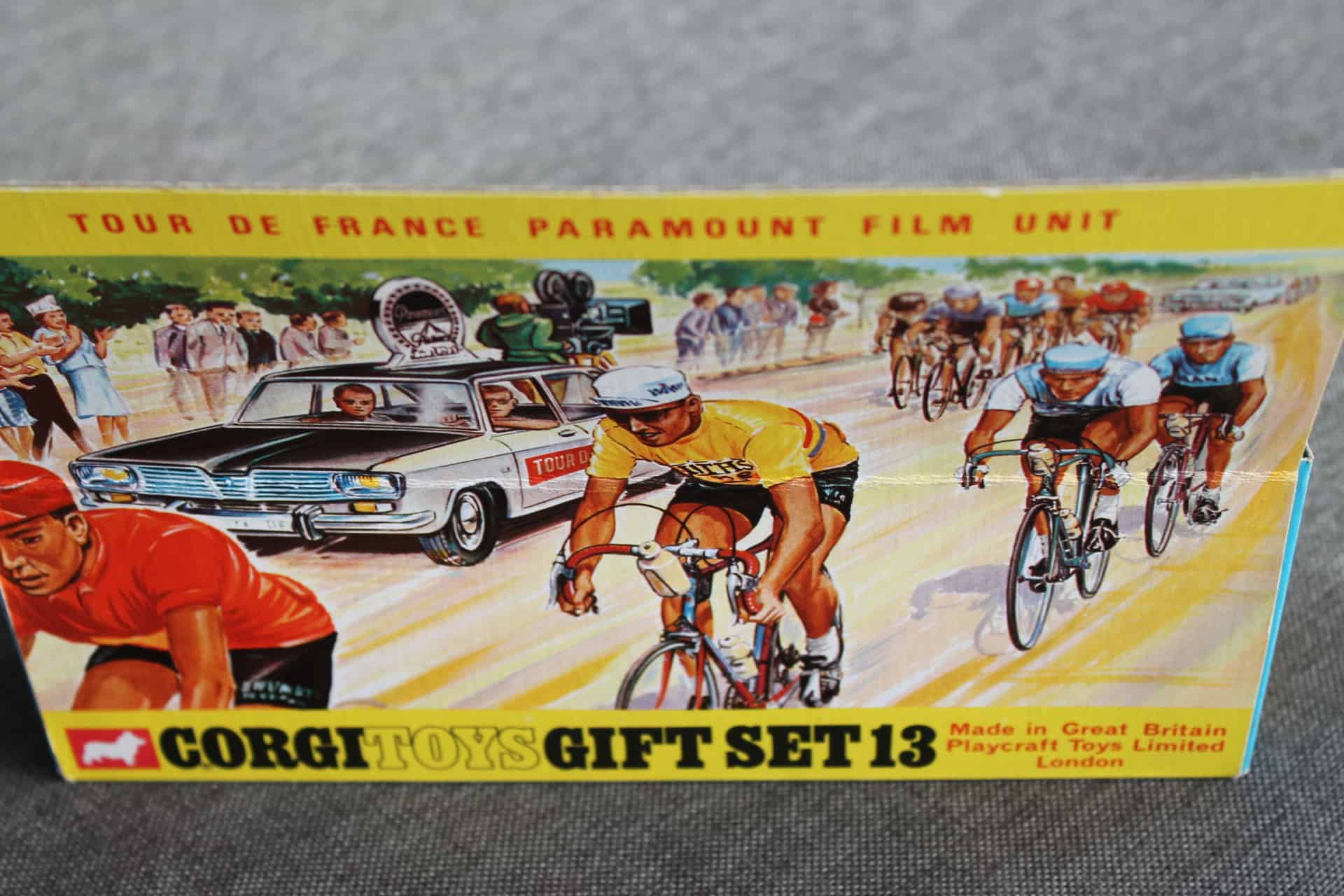 Toys Gift Set 13 Renault R16 Tour Diecast Gems