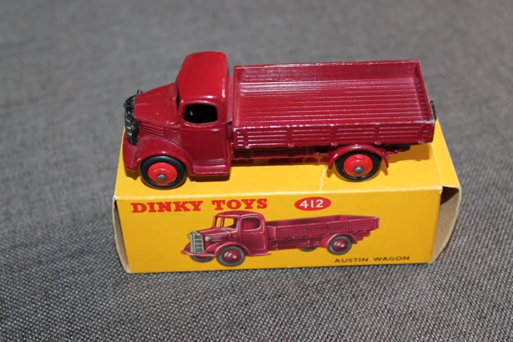 austin-wagon-maroon-red-wheels-dinky-toys-412