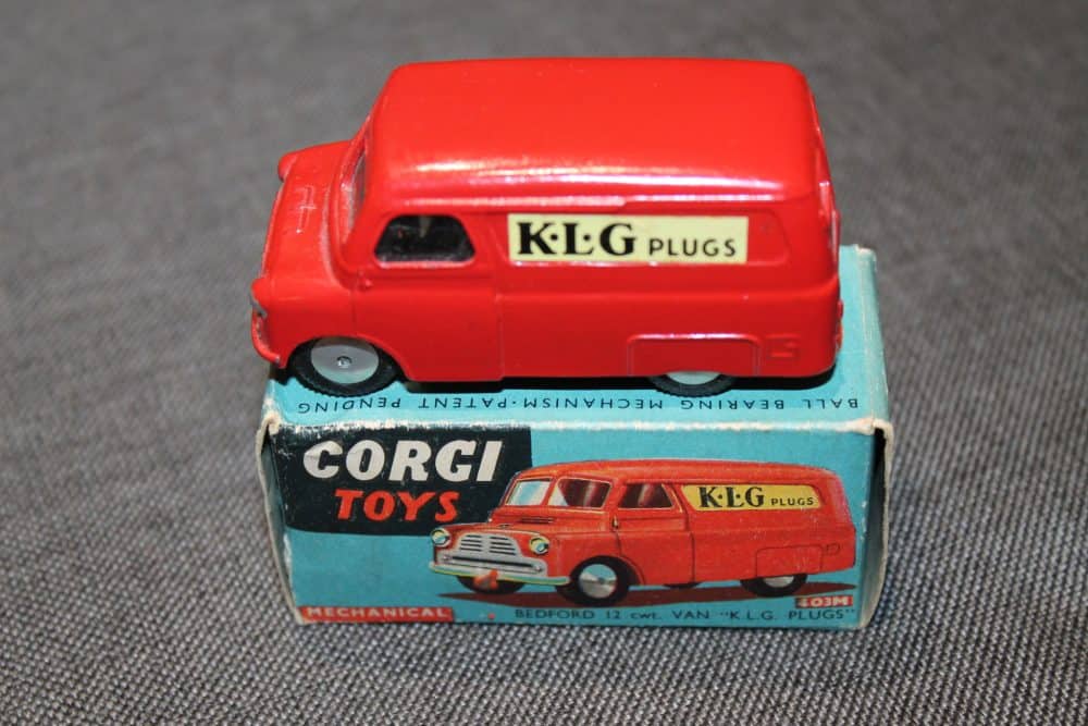 bedford-mechanical-van-klg-plugs-scarce-red-corgi-toys-403m