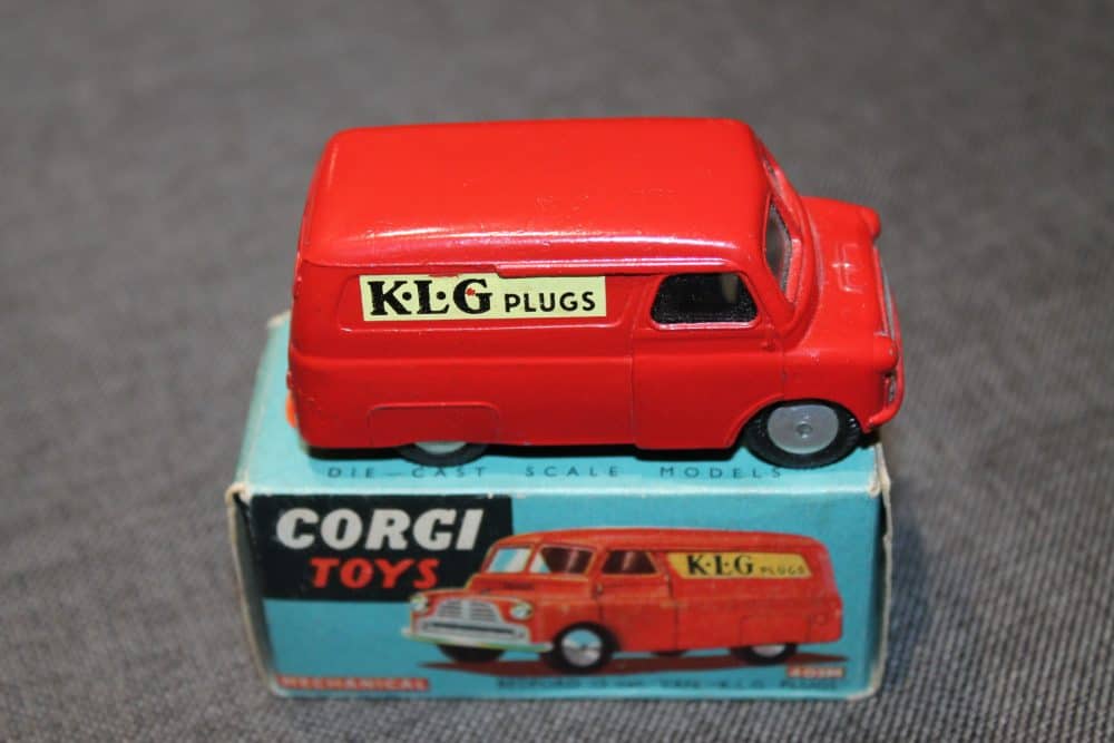 bedford-mechanical-van-klg-plugs-scarce-red-corgi-toys-403m-side
