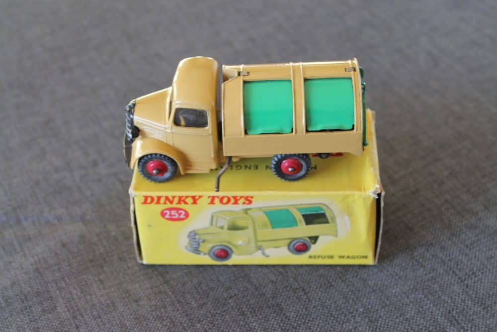 bedford-refuse-wagon-windows-version-tan-green-red-wheels-dinky-toys-252