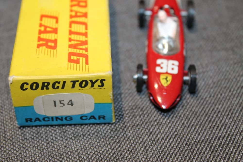 ferrari-racing-car-shark-nose-red-plain-box-corgi-toys-154-front