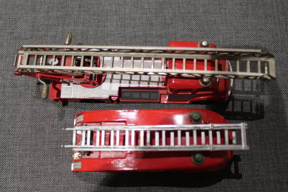fire-service-gift-set-scarce-dinky-toys-957-top2