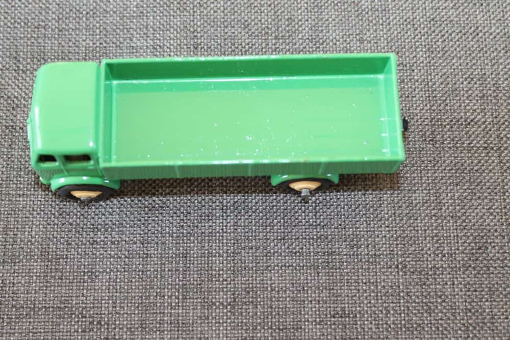 forward-control-lorry-scarce-colour-green-and-cream-dinky-toys-25r-top
