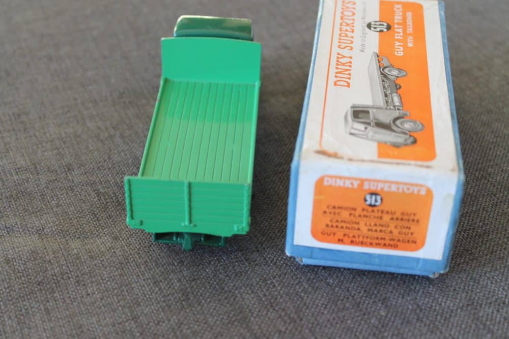 guy-tailboard-two-tone-green-and-green-st-wheels-dinky-toys-513-back