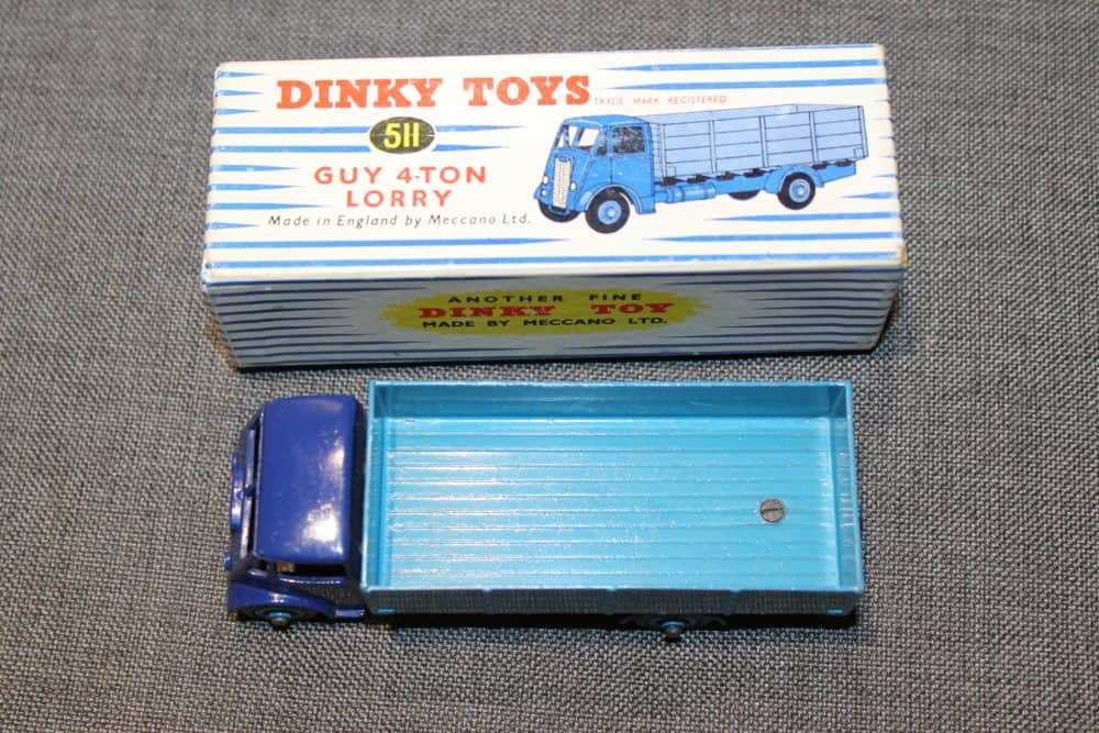 guy-wagon-two-tone-blue-and-blue-st-wheels- stripped-box-dinky-toys-511-top