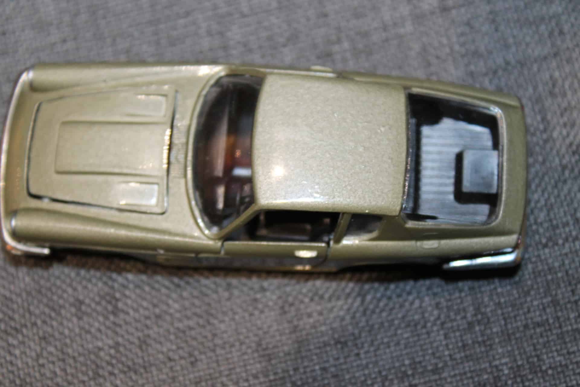 Ancienne petite voiture, Maserati 250, Solido, 1/43 Rouge - Vendu
