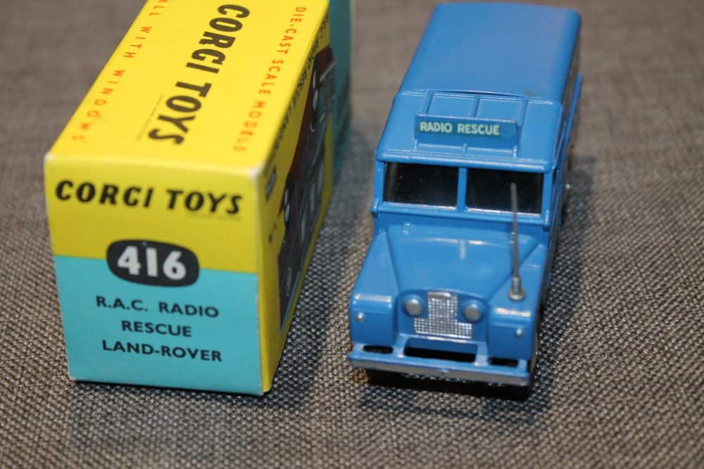 rac-radio-rescue-land-rover-corgi-toys-416-front