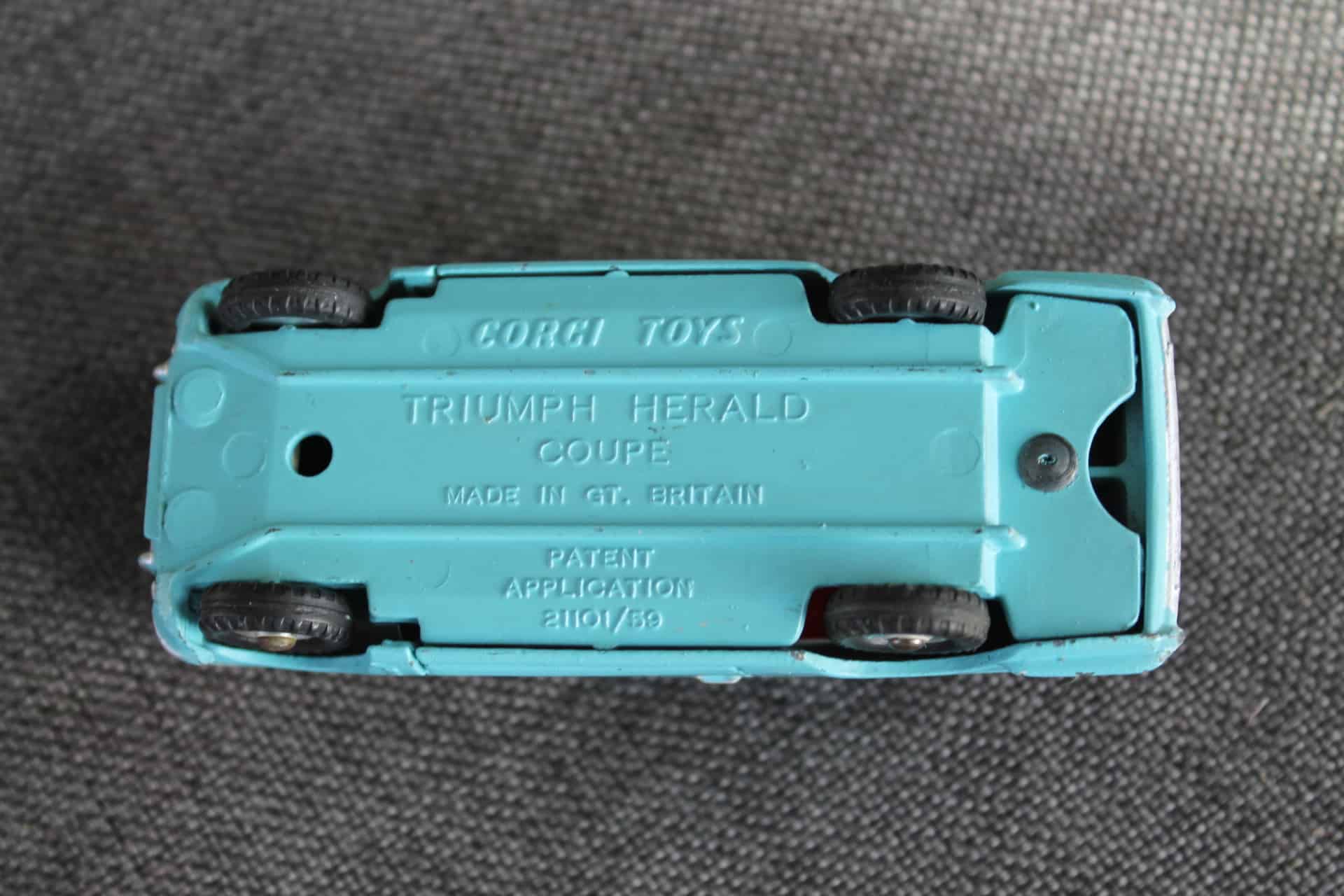 231 - Triumph Herald Coupé - Corgi Model Club