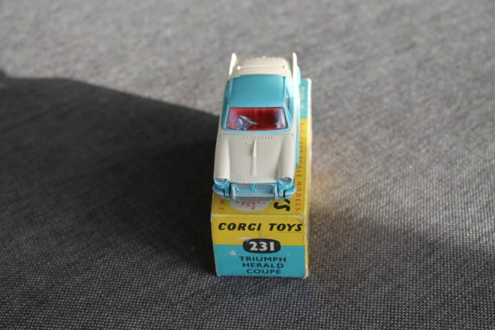 triumph-herald-coupe-blue-and-white-corgi-toys-231-front