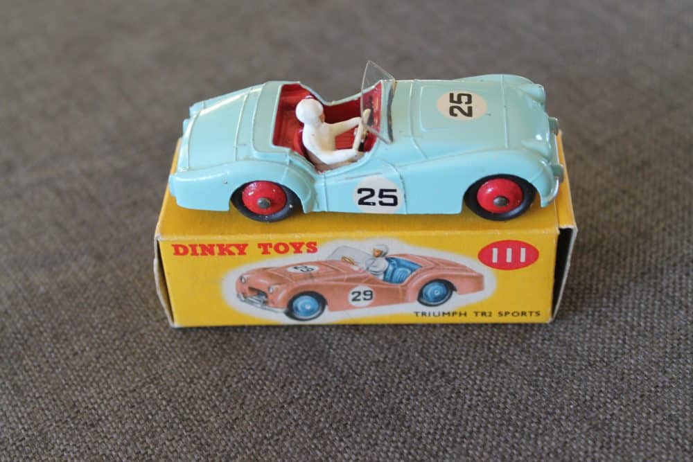 triumph-tr2-competition-pale-blue-red-rn25-scarce-dinky-toys-111-side