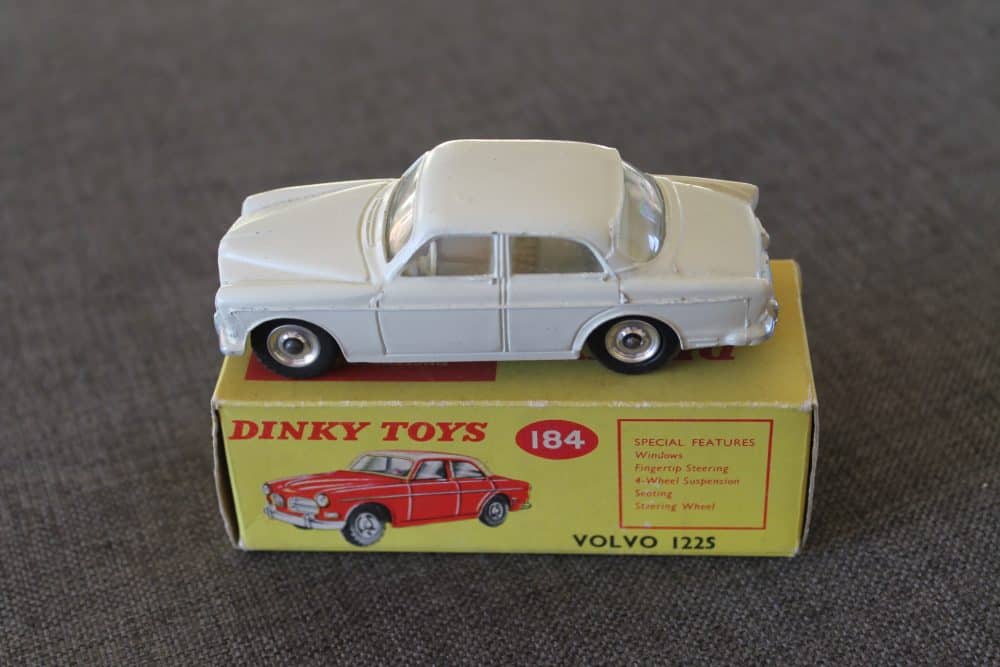 volvo-122s-white-dinky-toys-184-rare