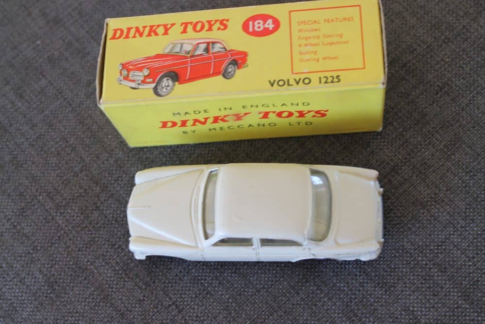 volvo-122s-white-dinky-toys-184-rare-top