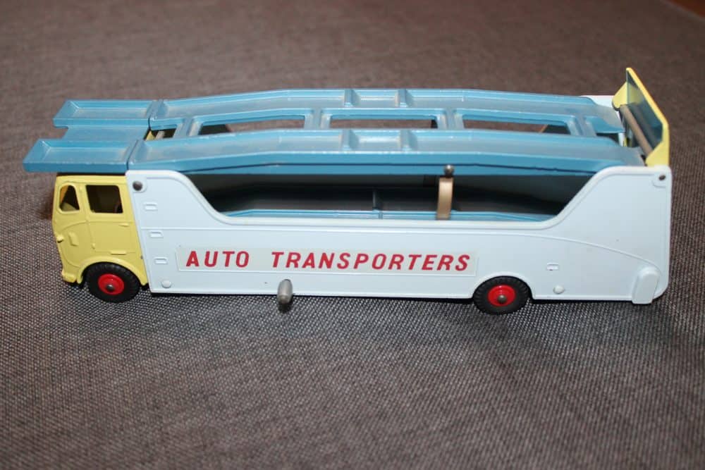 auto-car-transporter-rare-us-export-Lemon-blue-grey-dinky-toys-989-right-side