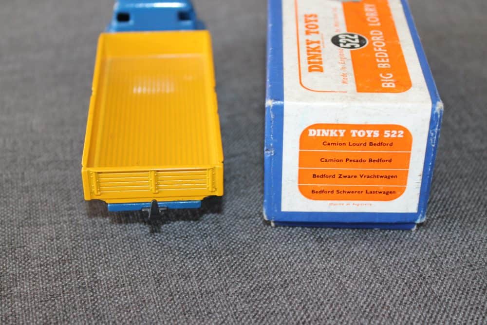 big-bedford-lorry-blue-yellow-and-yellow-wheels-dinky-toys-522-back