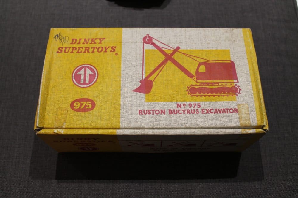 ruston-bucyrus-excavator-lemon-red-green-dinky-toys-975-box