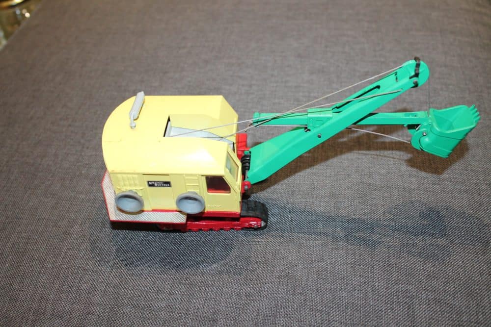 ruston-bucyrus-excavator-lemon-red-green-dinky-toys-975-right-side