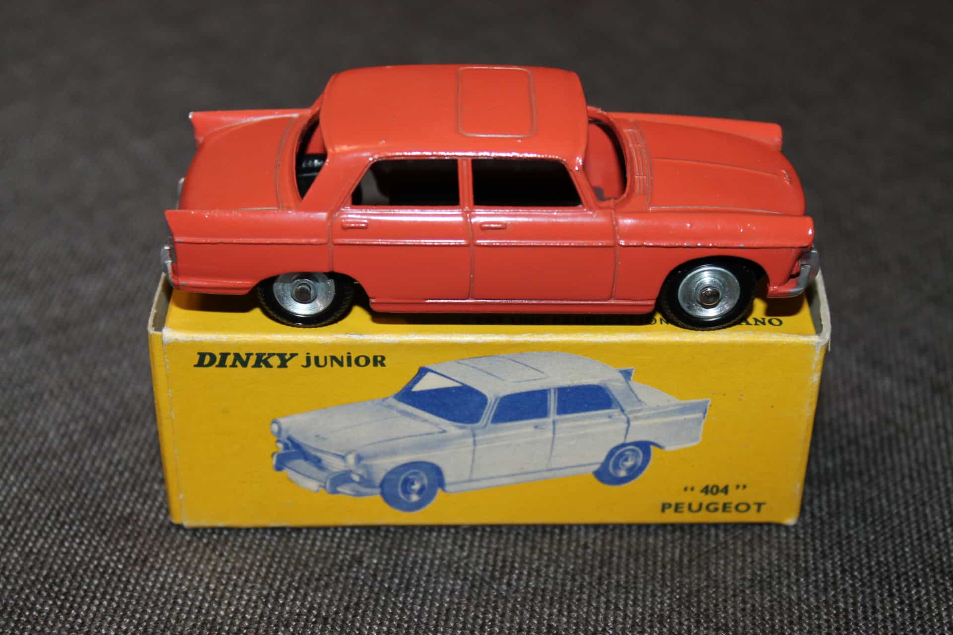 French Dinky Toys Junior 101 Peugeot 404 - Diecast