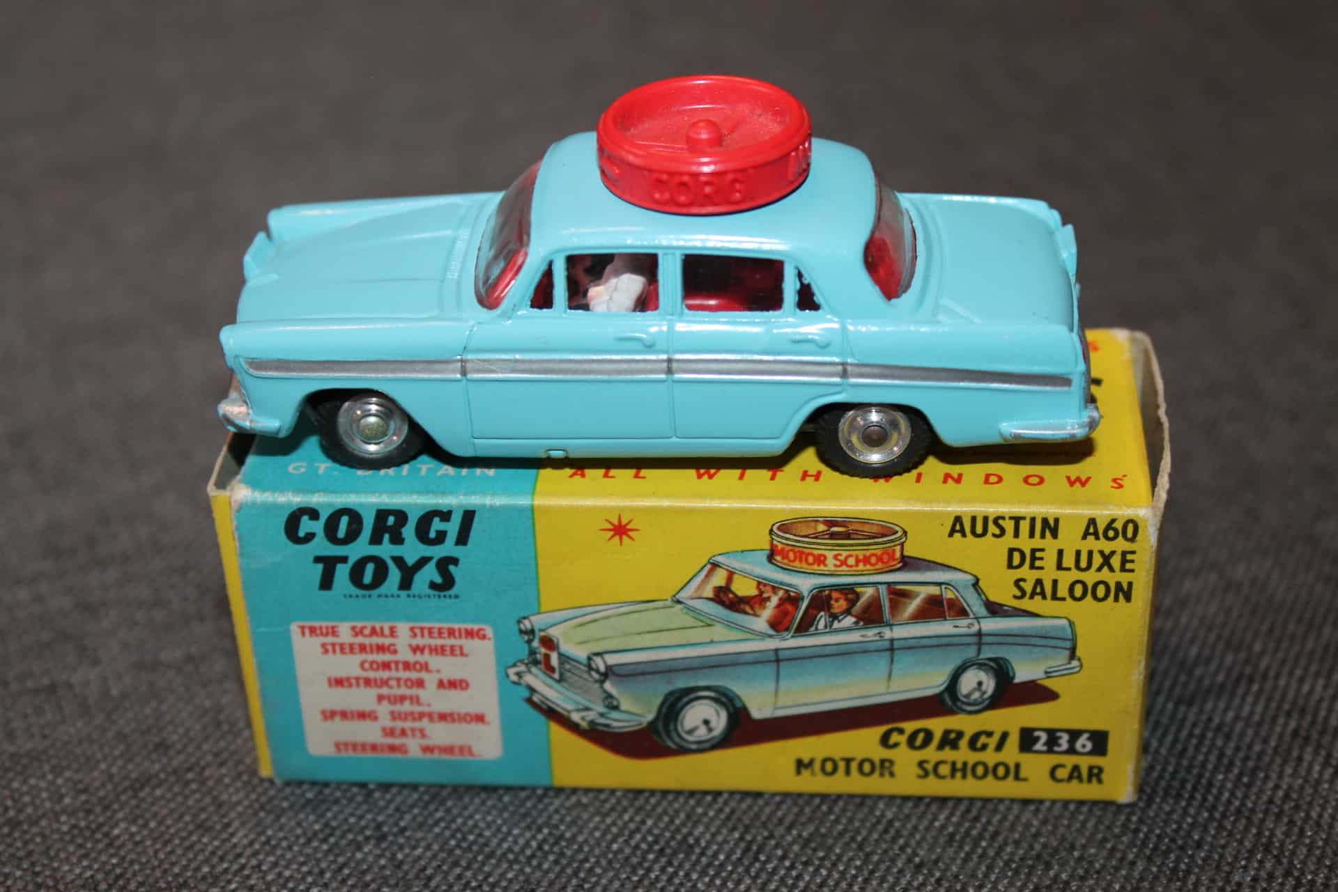 Corgi 236 Austin A60 De-luxe Motor School Car | Barnebys