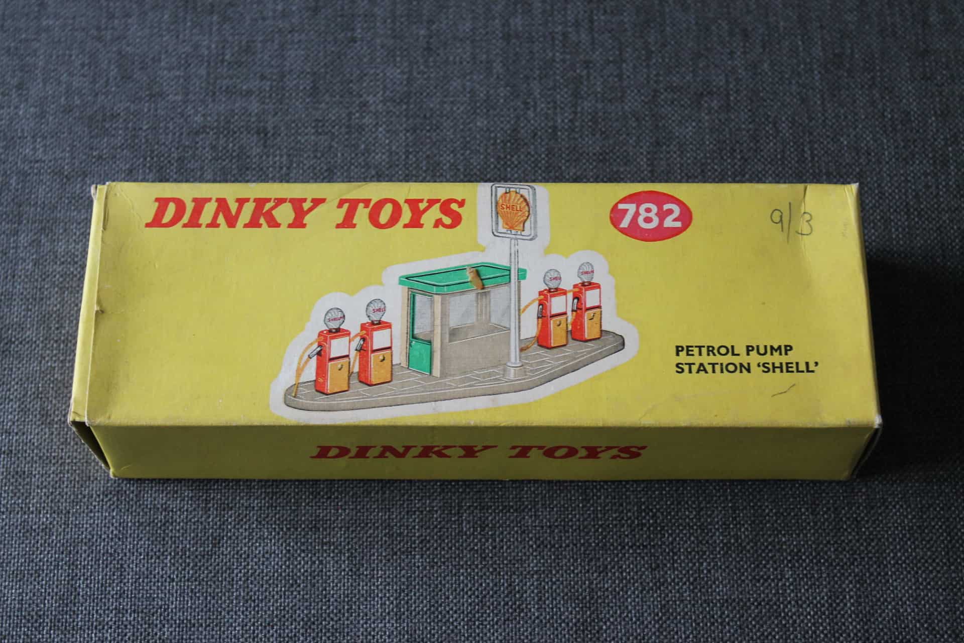 Dinky Toys 782 Petrol Pump Station 'Shell'