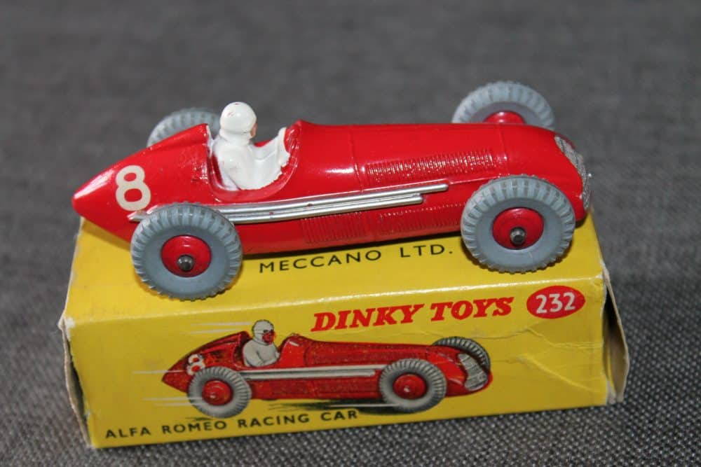 alfa-romeo-racing-car-dinky-toys-232-side