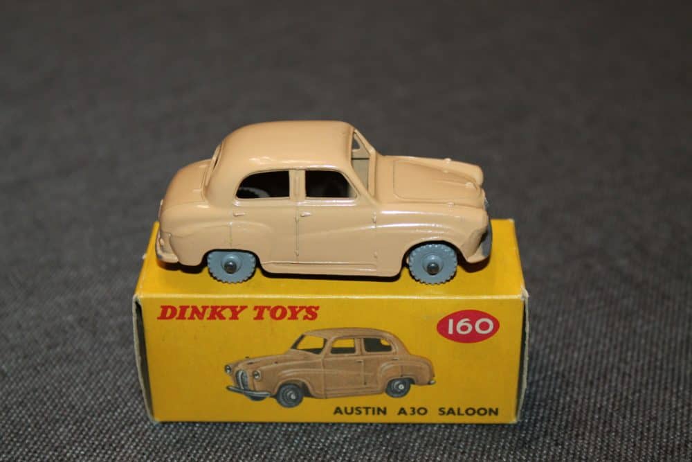 austin-a30-tan-crinkle-wheels-dinky-toys-160-side