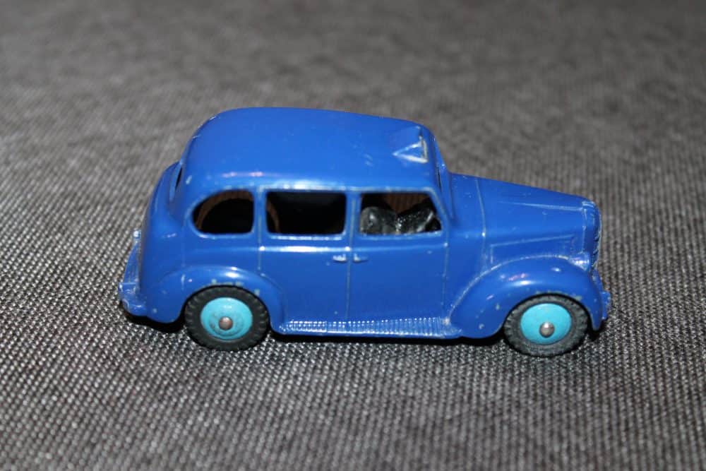 austin-taxi-rare-colour-violet-blue-dinky-toys-254-side