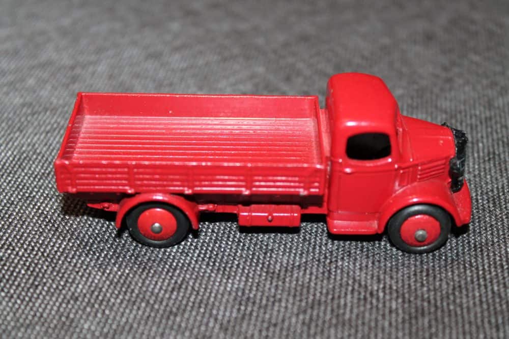 austin-wagon-rare-colour-cherry-red-dinky-toys-30j-412-side