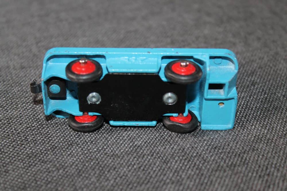 b.e.v.-truck-blue-and-red-wheels-dinky-toys-14a-base