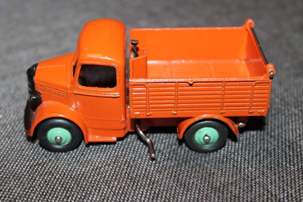 bedford-end-tipper-rare-orange-and-pale-green-wheels-dinky-toys-25m
