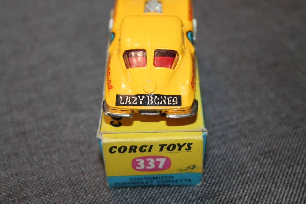 customised-chevrolet-corvette-sting-ray-corgi-toys-337-back
