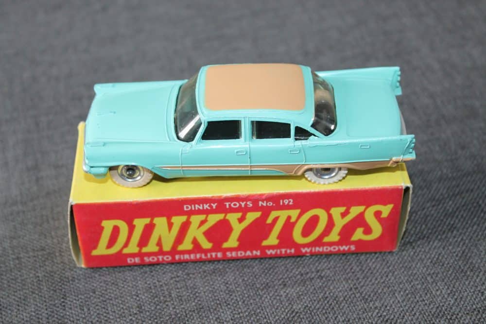 de-soto-fireflite-dinky-toys-192