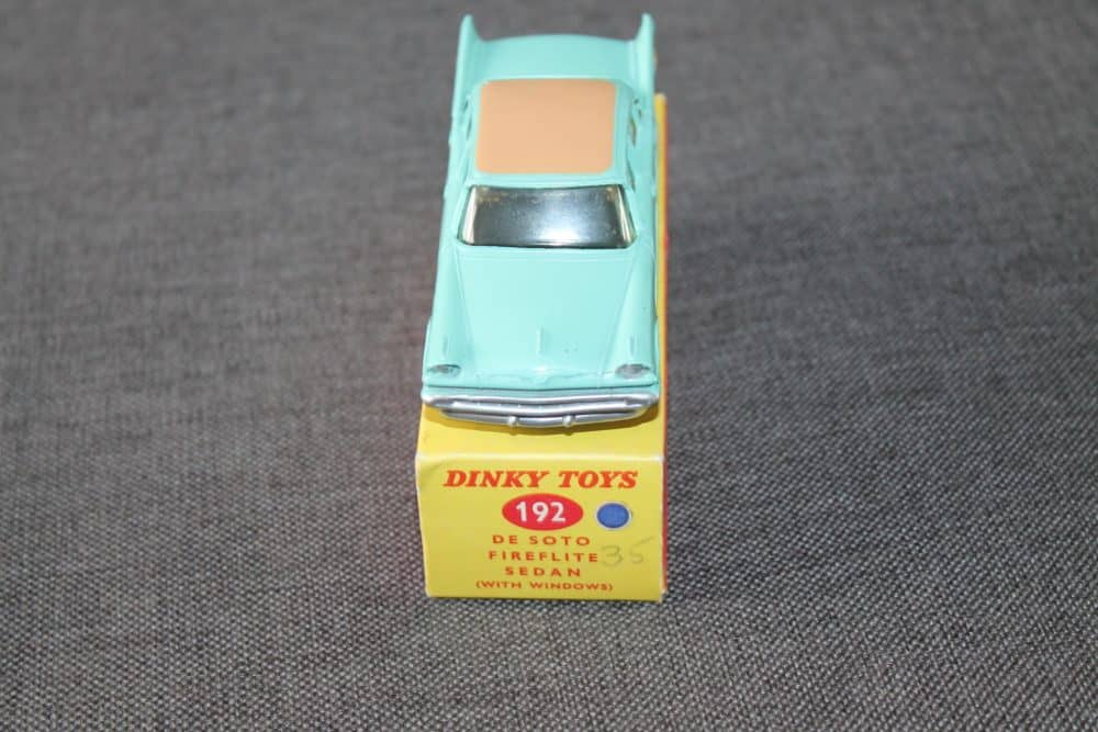 de-soto-fireflite-dinky-toys-192-front