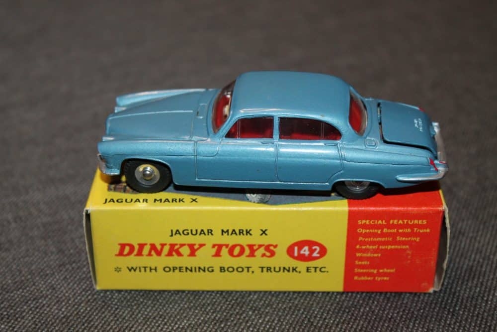 jaguar-mark-x-dinky-toys-142