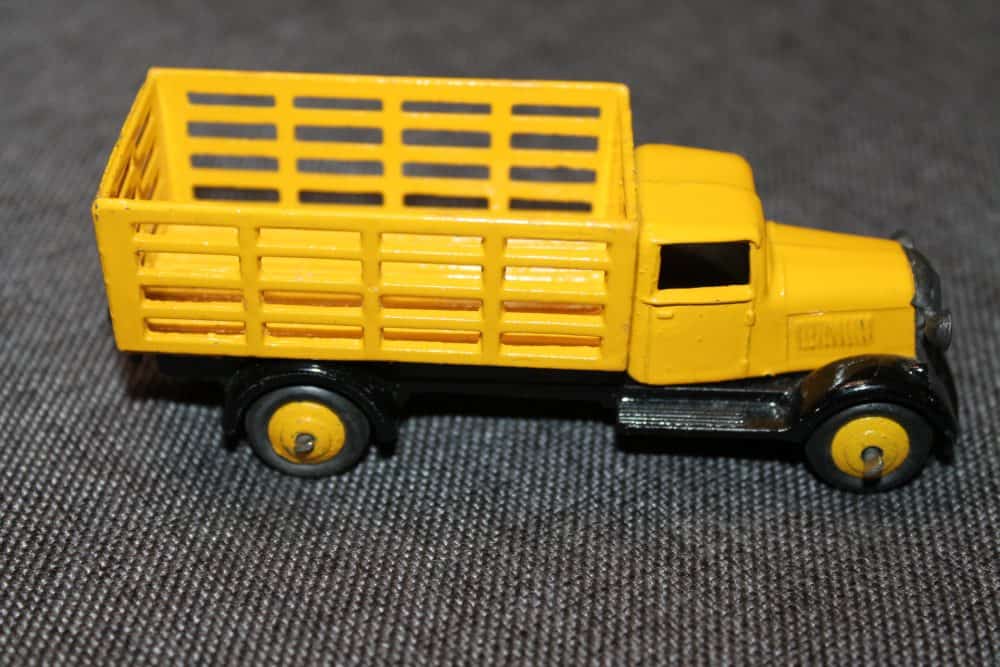 market-gardeners-lorry-type-4-dinky-toys 25f-side