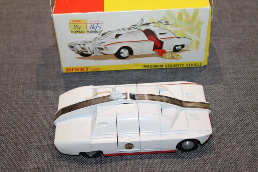 maximum-security-vehicle-white-dinky-toys-105-side
