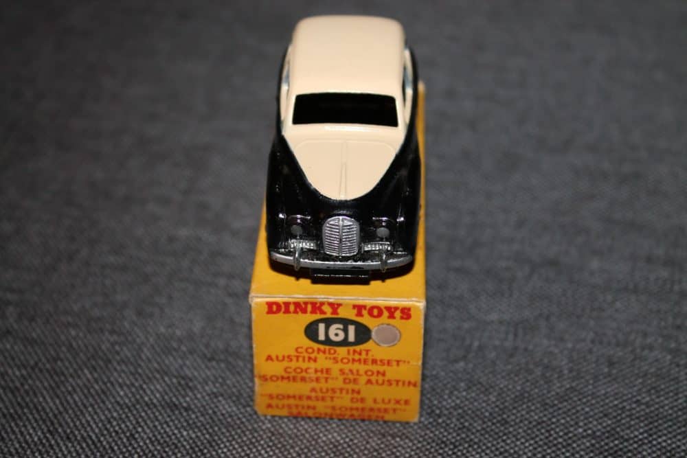 mersey-tunnel-police-van-red-dinky-toys-255-front