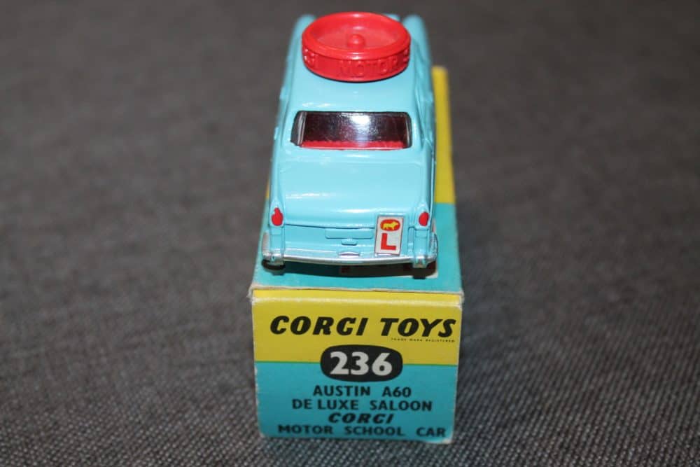 motor-school-driving-car-corgi-toys-236-back