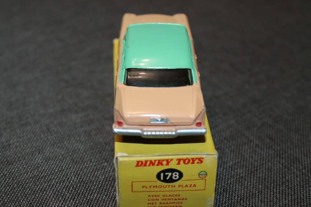 plymouth-plaza-flesh-pink-green-dinky-toys-178-back