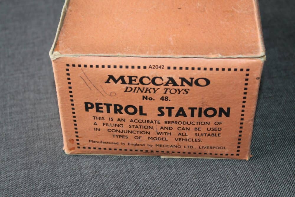 pre-war-petrol-station-yellow-roof-green-base-rare-dinky-toys-38-box