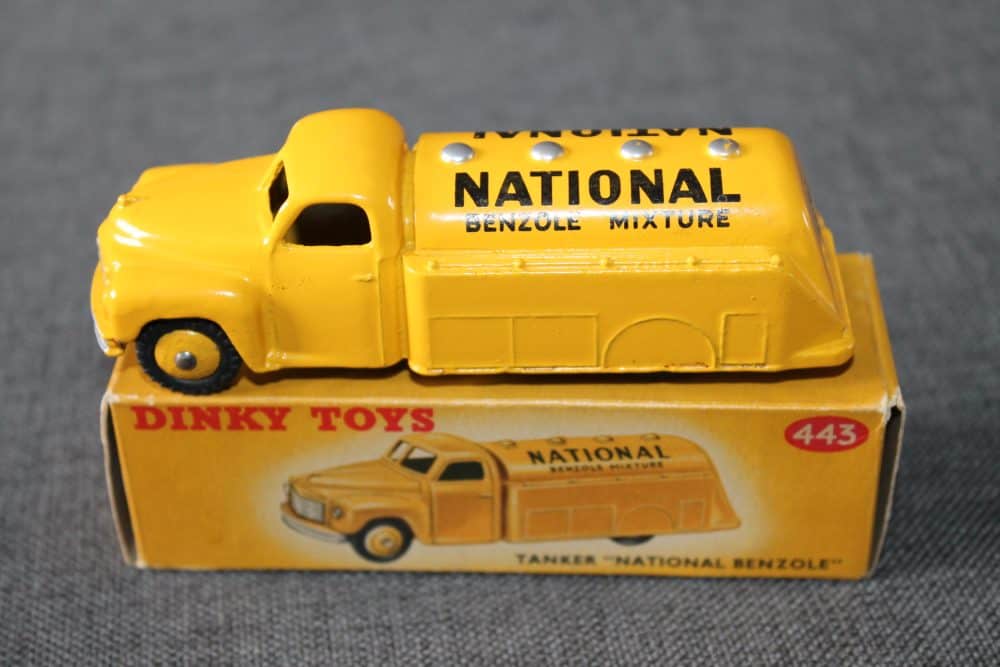 studebaker-petrol-tanker-national-benzole-dinky-toys-443